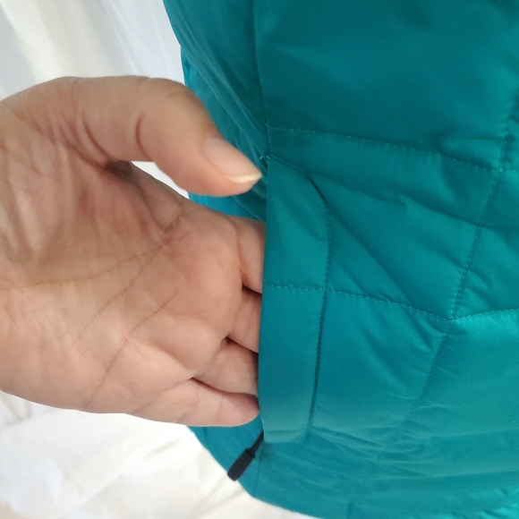 Columbia Women's Small Teal Green Hooded Premium Puffer Vest w/o Faux Fur Trim. - Picture 8 of 12
